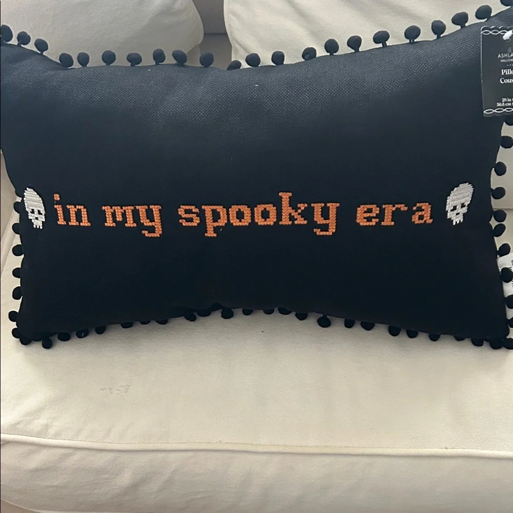 ASHLAND BLACK SPOOKY ERA ACCENT PILLOW 20x12 